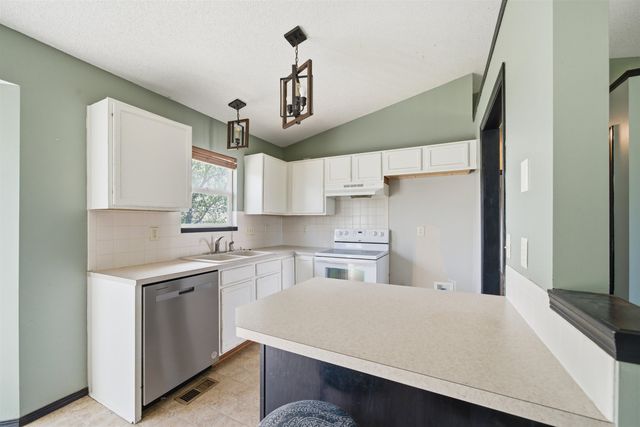 2302 S Rogers Ln, Wichita, KS 67235