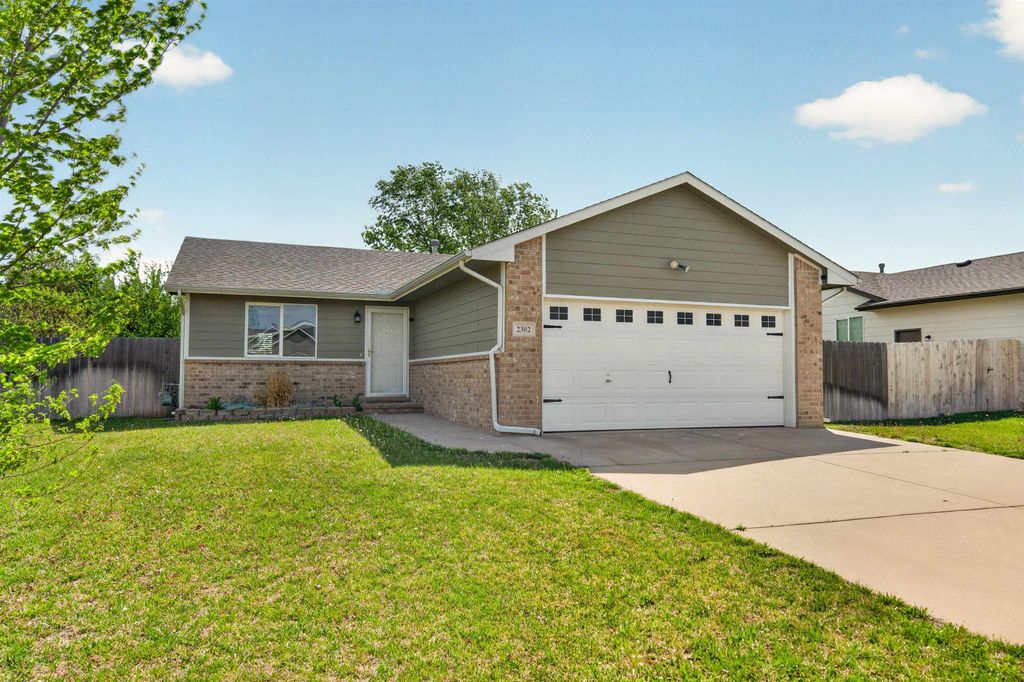 2302 S Rogers Ln, Wichita, KS 67235