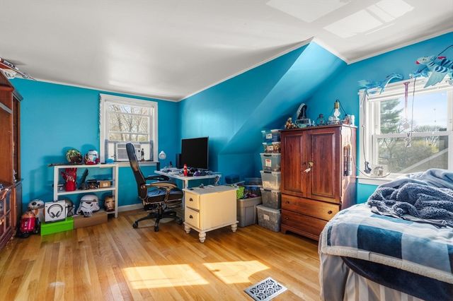 35 Macarthur Rd, Beverly, MA 01915