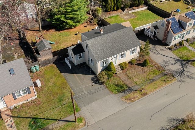 35 Macarthur Rd, Beverly, MA 01915