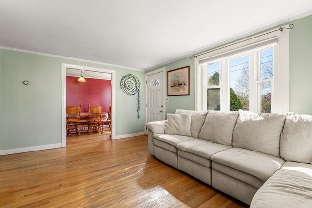 35 Macarthur Rd, Beverly, MA 01915