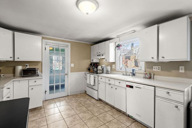 35 Macarthur Rd, Beverly, MA 01915