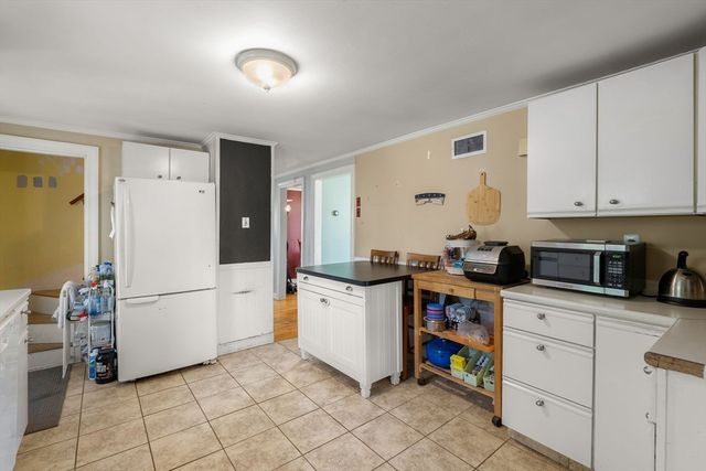 35 Macarthur Rd, Beverly, MA 01915