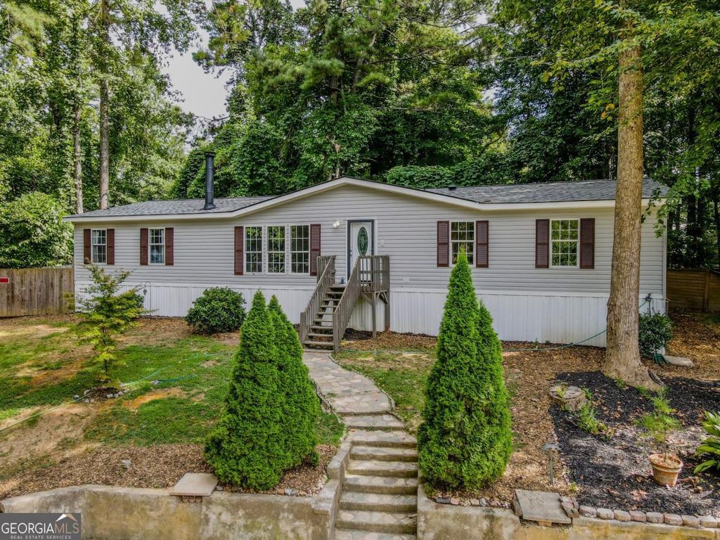 5202 Creek Lane, Sugar Hill, GA 30518