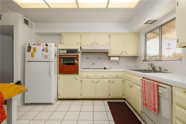28610 Pebble Beach Dr, Menifee, CA 92586