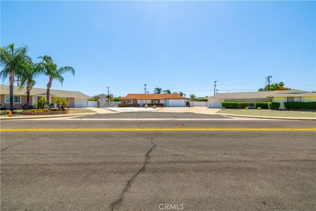 28610 Pebble Beach Dr, Menifee, CA 92586