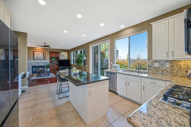 1936 Wesley Dr, Folsom, CA 95630