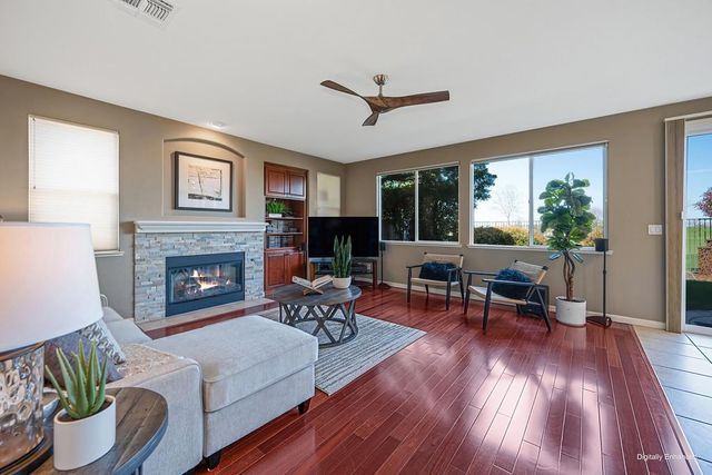 1936 Wesley Dr, Folsom, CA 95630