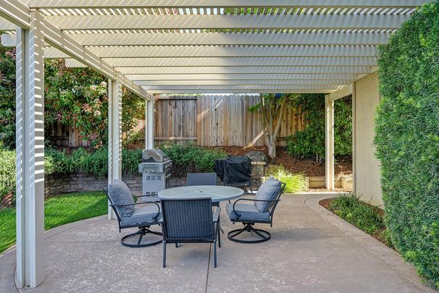 1936 Wesley Dr, Folsom, CA 95630