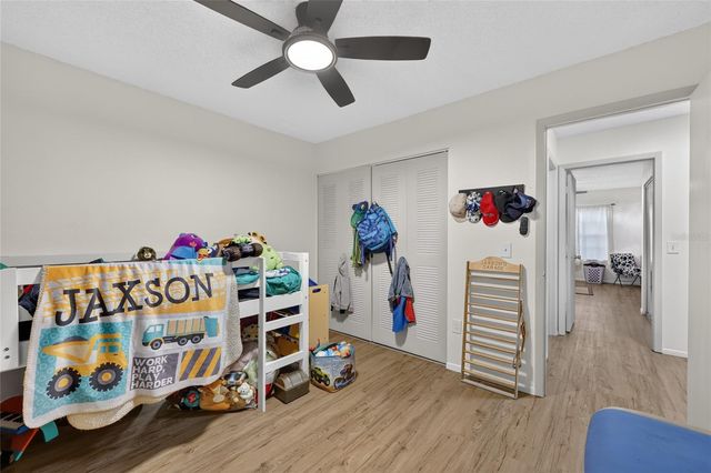 303 OAK TRACK PASS, Ocala, FL 34472