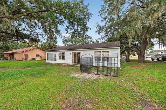 303 OAK TRACK PASS, Ocala, FL 34472