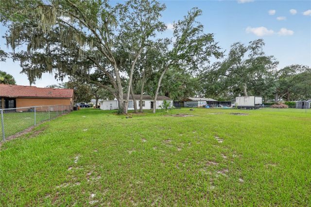 303 OAK TRACK PASS, Ocala, FL 34472