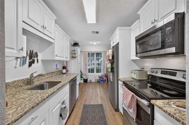 303 OAK TRACK PASS, Ocala, FL 34472