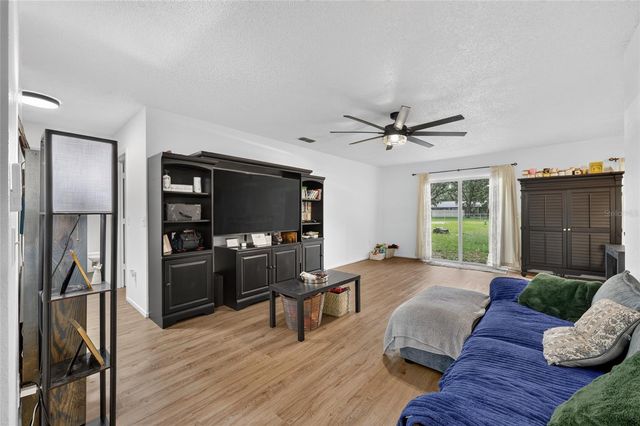 303 OAK TRACK PASS, Ocala, FL 34472