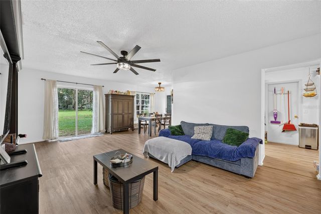 303 OAK TRACK PASS, Ocala, FL 34472