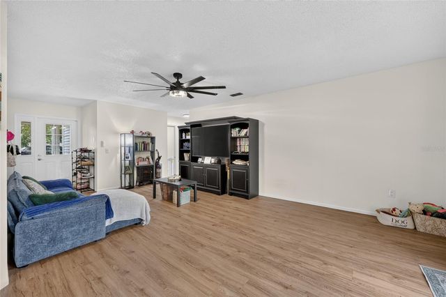303 OAK TRACK PASS, Ocala, FL 34472