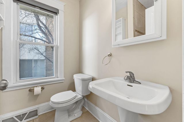 2433 Youngman Avenue, Saint Paul, MN 55116