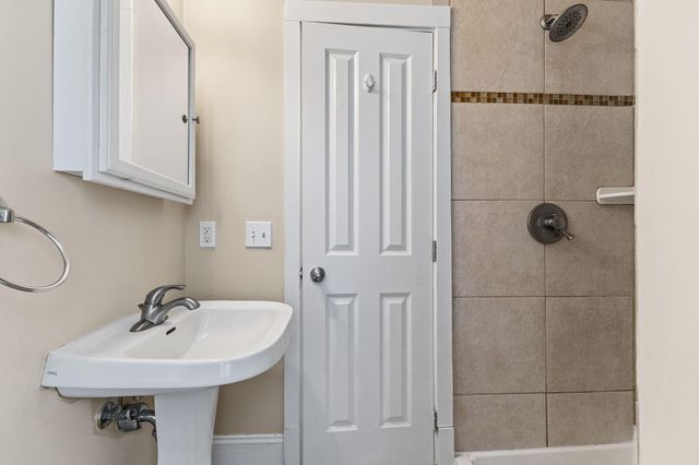 2433 Youngman Avenue, Saint Paul, MN 55116