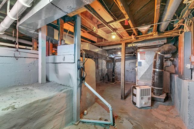 2433 Youngman Avenue, Saint Paul, MN 55116