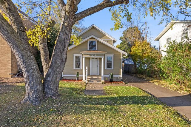 2433 Youngman Avenue, Saint Paul, MN 55116