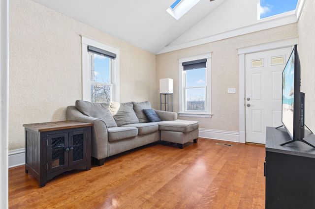 2433 Youngman Avenue, Saint Paul, MN 55116