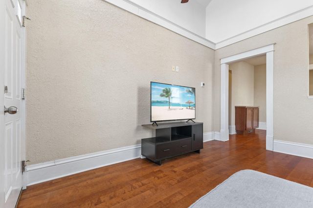 2433 Youngman Avenue, Saint Paul, MN 55116