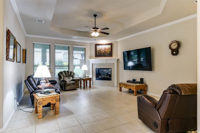 237 Katy Lake Drive, Waxahachie, TX 75165