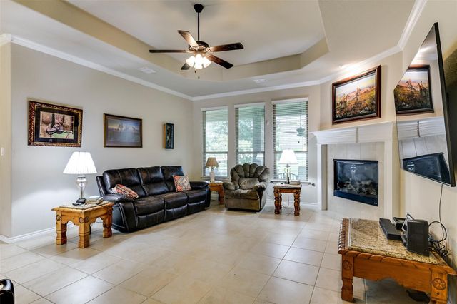 237 Katy Lake Drive, Waxahachie, TX 75165