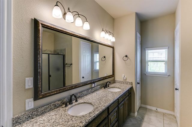 237 Katy Lake Drive, Waxahachie, TX 75165