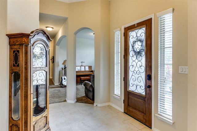 237 Katy Lake Drive, Waxahachie, TX 75165