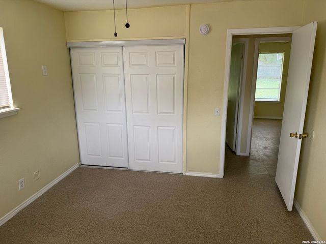 8615 Standing Rock St, San Antonio, TX 78242