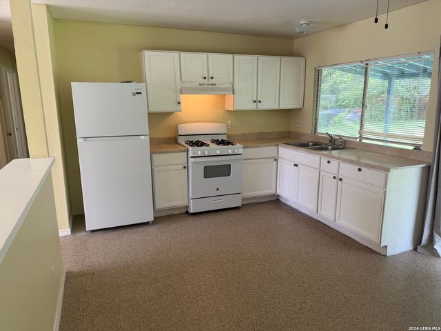8615 Standing Rock St, San Antonio, TX 78242