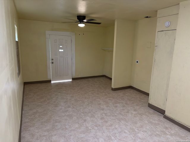 8615 Standing Rock St, San Antonio, TX 78242