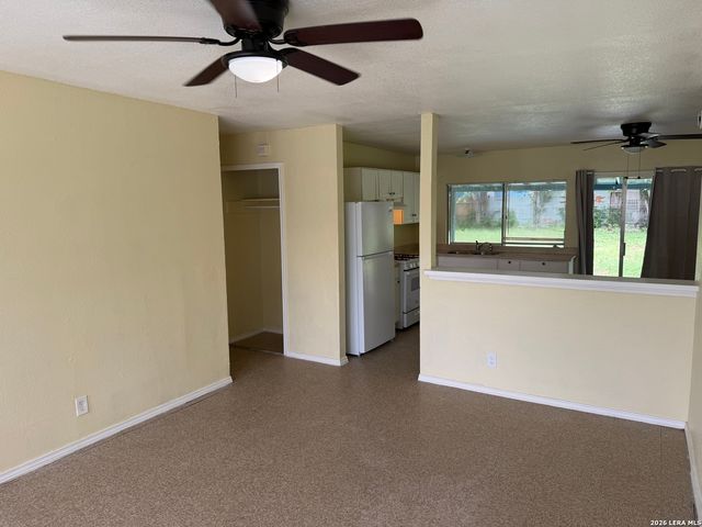 8615 Standing Rock St, San Antonio, TX 78242