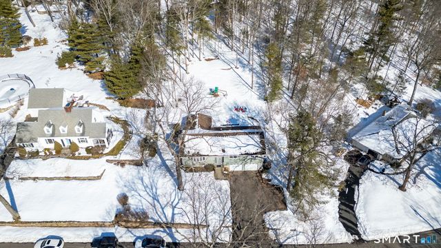 95 Lakewood Circle South, Manchester, CT 06040