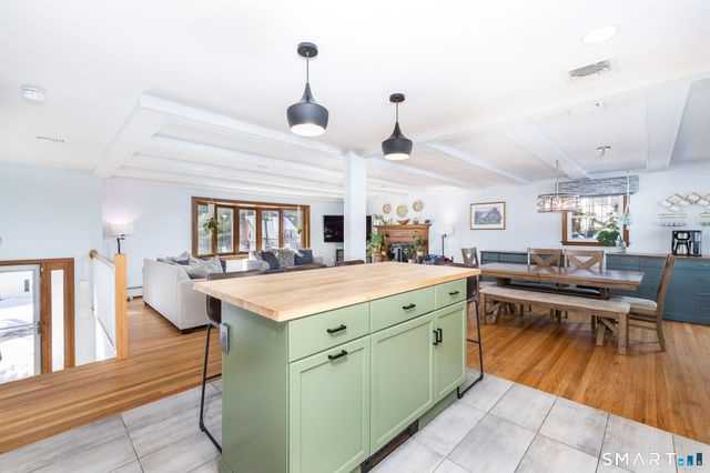 95 Lakewood Circle South, Manchester, CT 06040