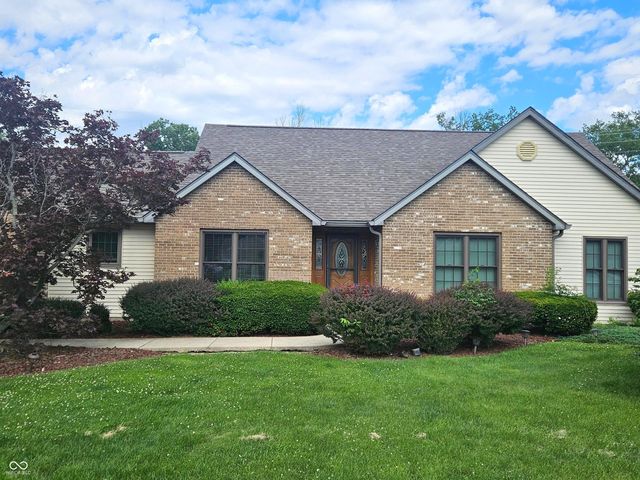 51 Greenhaven, Terre Haute, IN 47802