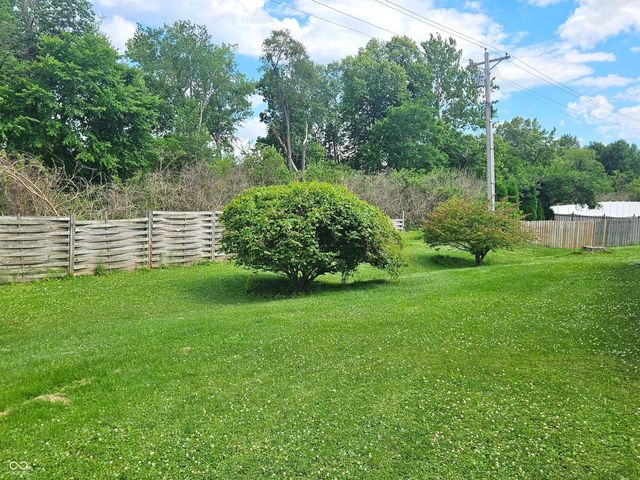 51 Greenhaven, Terre Haute, IN 47802