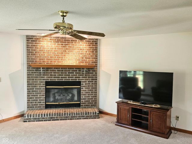 51 Greenhaven, Terre Haute, IN 47802
