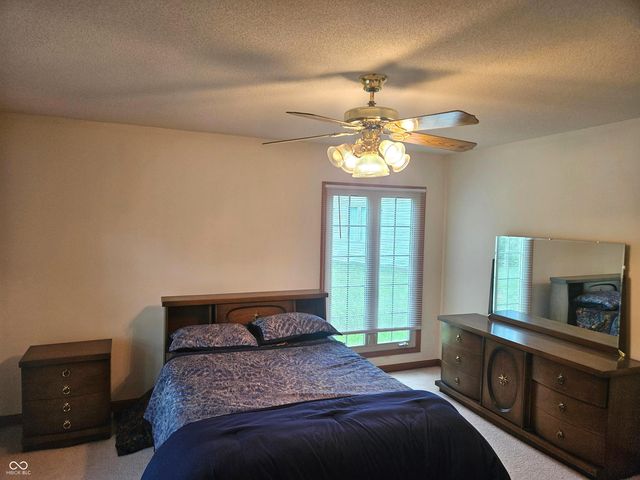 51 Greenhaven, Terre Haute, IN 47802
