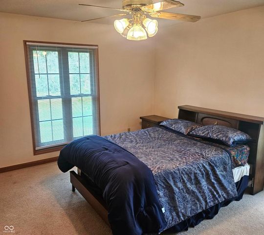 51 Greenhaven, Terre Haute, IN 47802