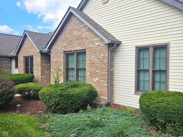 51 Greenhaven, Terre Haute, IN 47802