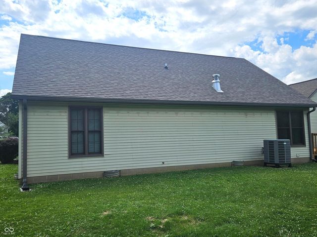 51 Greenhaven, Terre Haute, IN 47802