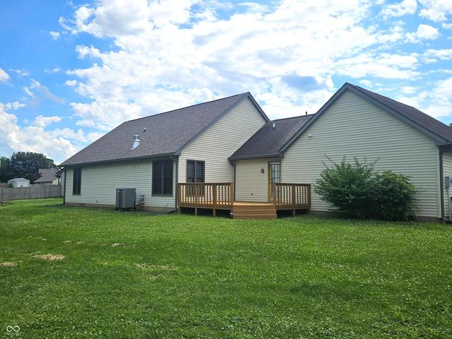 51 Greenhaven, Terre Haute, IN 47802