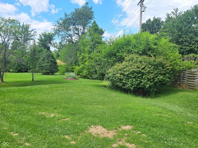 51 Greenhaven, Terre Haute, IN 47802
