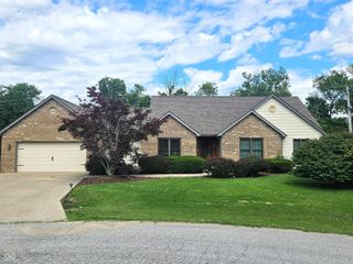 51 Greenhaven, Terre Haute, IN 47802
