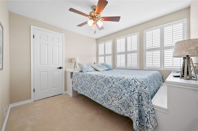 3 Pelican Dr, Rockport, TX 78382