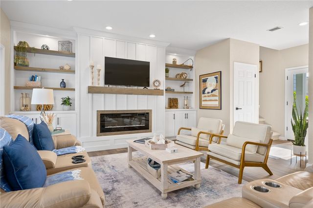 3 Pelican Dr, Rockport, TX 78382