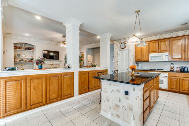 6873 Shoreway Drive, Grand Prairie, TX 75054