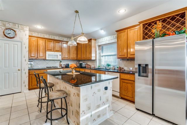 6873 Shoreway Drive, Grand Prairie, TX 75054